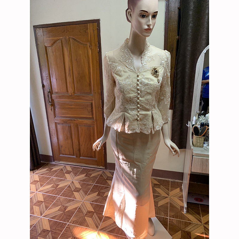 kudapy ชุดเซทผ้าไหมอิตาลีสีแดง/สีชมพู/สีครีม เอวดีด แต่งเอวแต่งจีบ งานเย็บประณีต มีซับใน