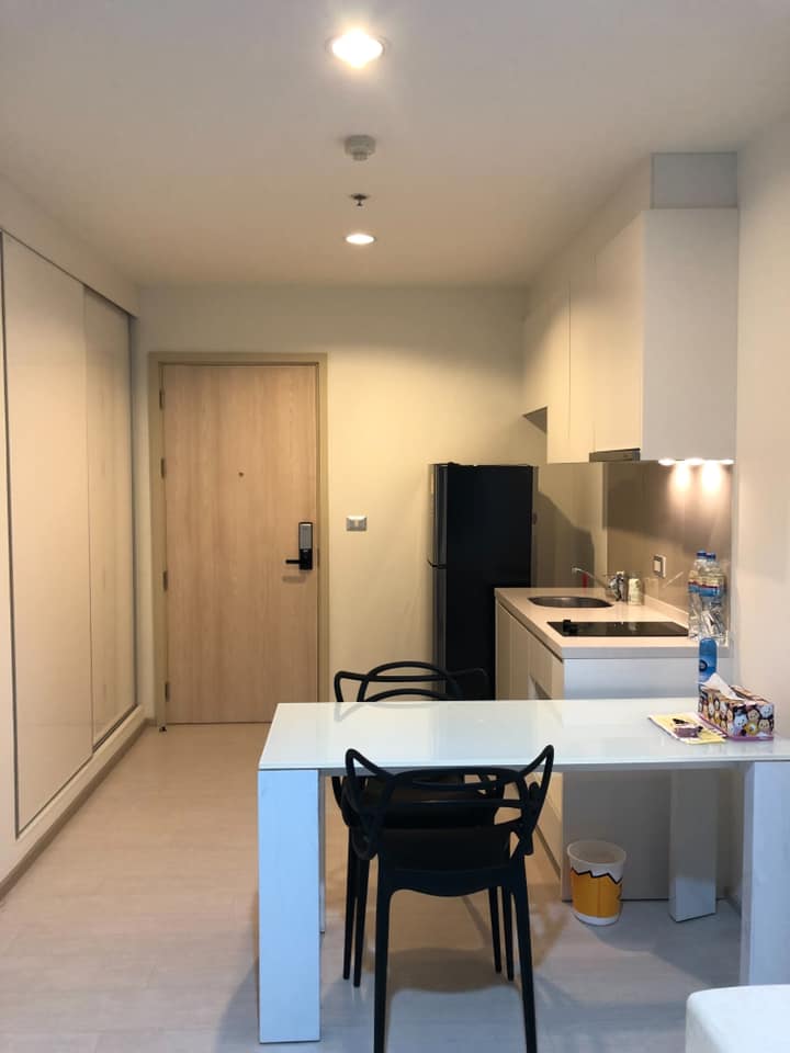ปล่อยเช่าคอนโด Rhythm Sukhumvit 42 (ริทึ่ม สุขุมวิท 42) - 1ห้องนอน 1ห้องน้ำ 1ห้องนั่งเล่น - ใกล้ BTS เอกมัย / Gateway เอกมัย - ขนาดห้อง 35 ตรม. ชั้น 10