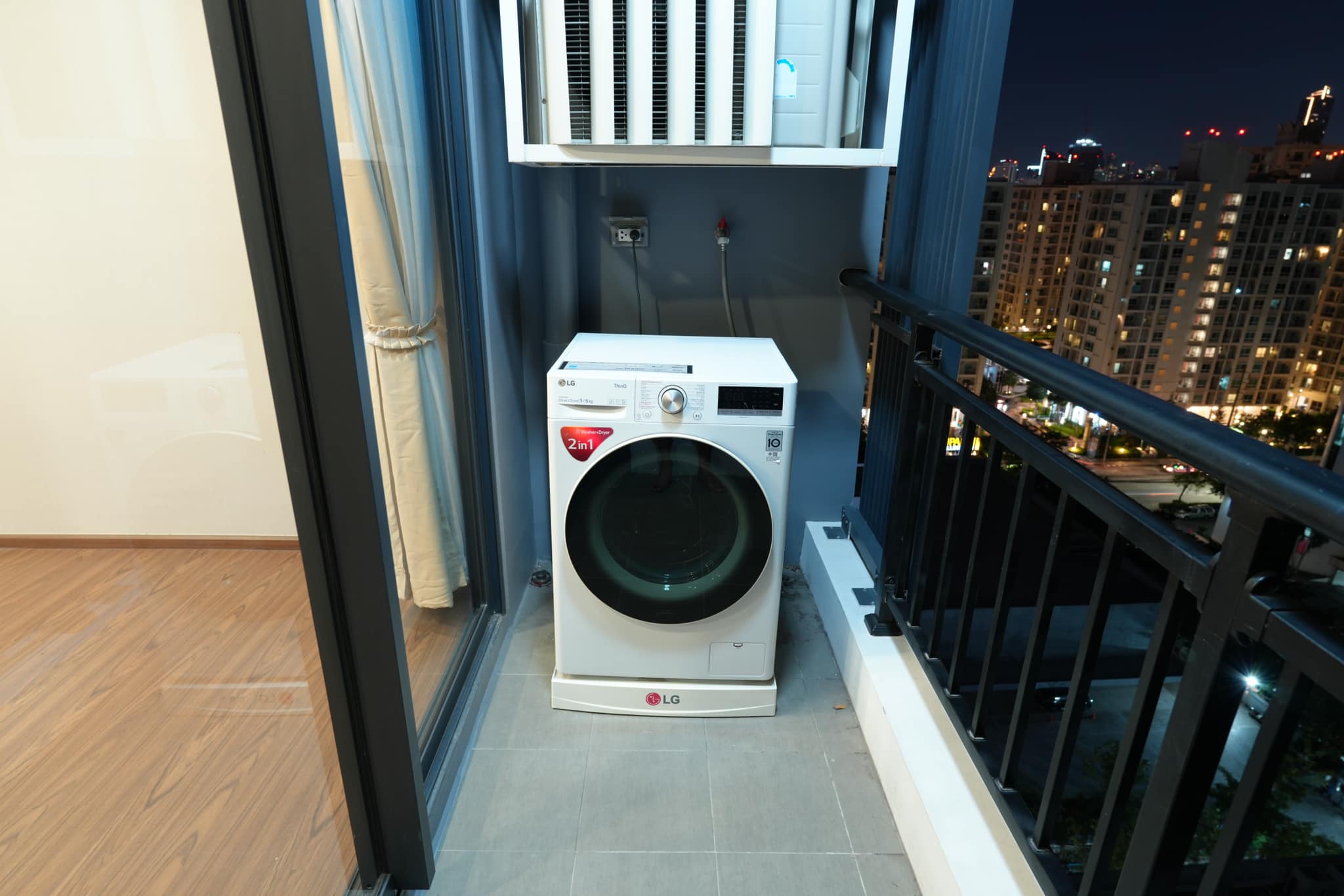 ให้เช่าคอนโด Artisan Ratchada (อาร์ติซาน รัชดา) - ตกแต่งเฟอร์ครบน่าอยู่มีเครื่องซักผ้า - การเดินทาง: MRT สถานีศูนย์วัฒนธรรม