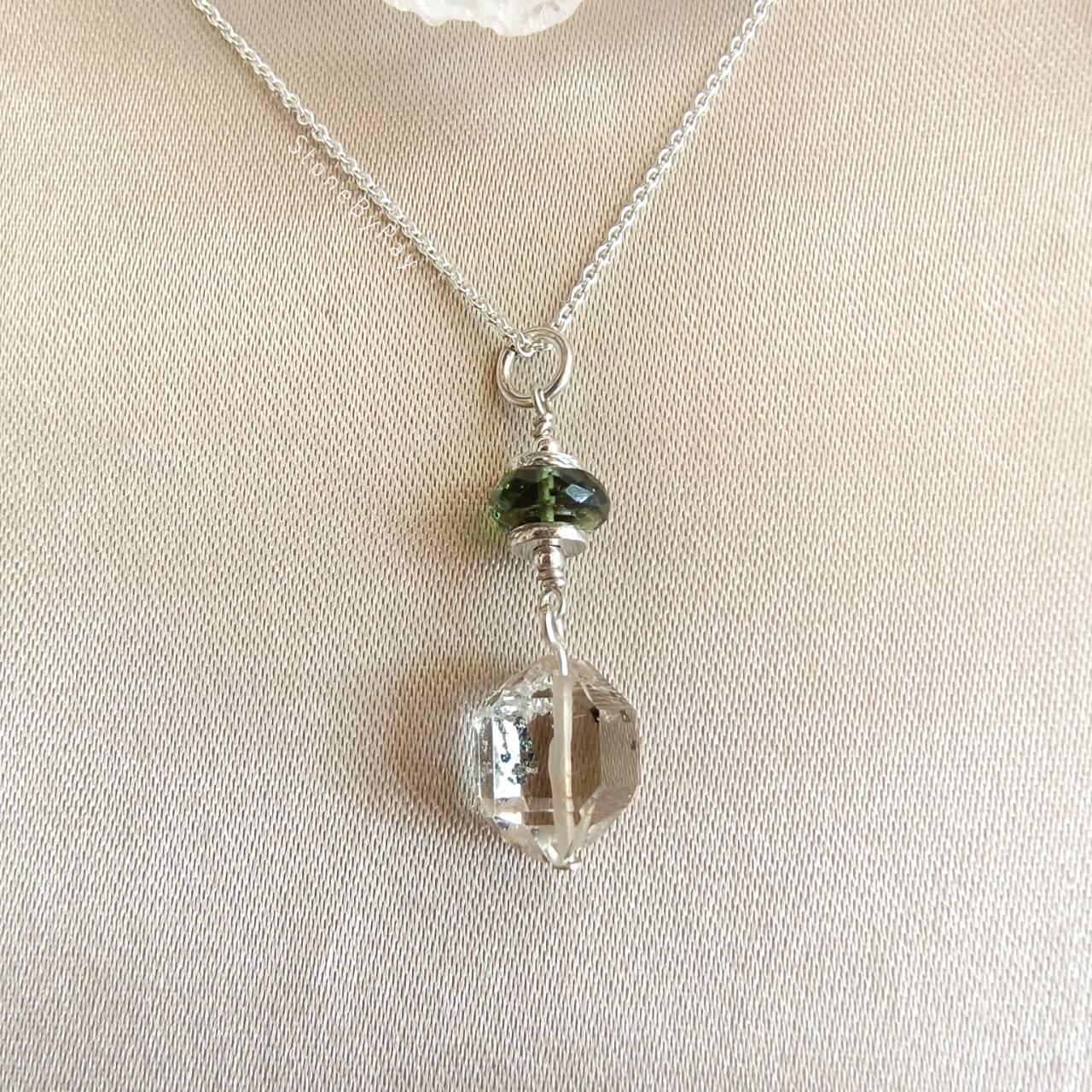 สร้อยคอเงินจี้สะเก็ดดาวโมดาไวต์กับเฮอร์คิเมอร์ไดม่อน Moldavite+Herkimer Diamond