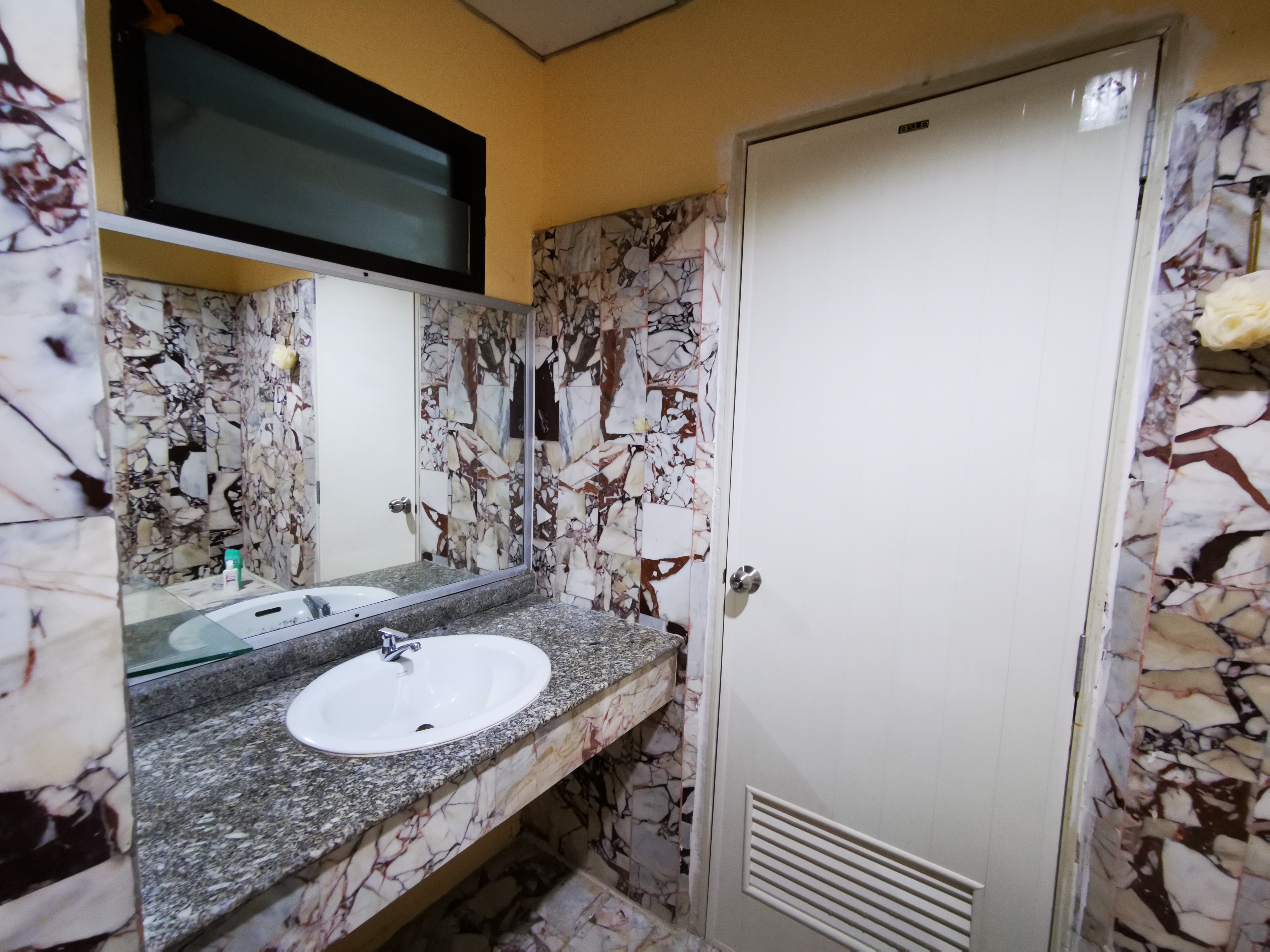 Nirun Residence 8 Floor 25sqm. Mega Bangna Ramkamkheng2 Ikea 0909897810