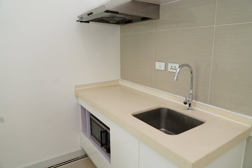 ปล่อยเช่า TC Green Rama 9 (ทีซี กรีน พระราม 9) - โซนพื้นที่ MRT พระราม 9 1ห้องนอน 1ห้องน้ำ - ขนาดห้อง 40 ตรม. ชั้น 22 ตึก D - ให้เช่า 18,000 ต่อเดือน