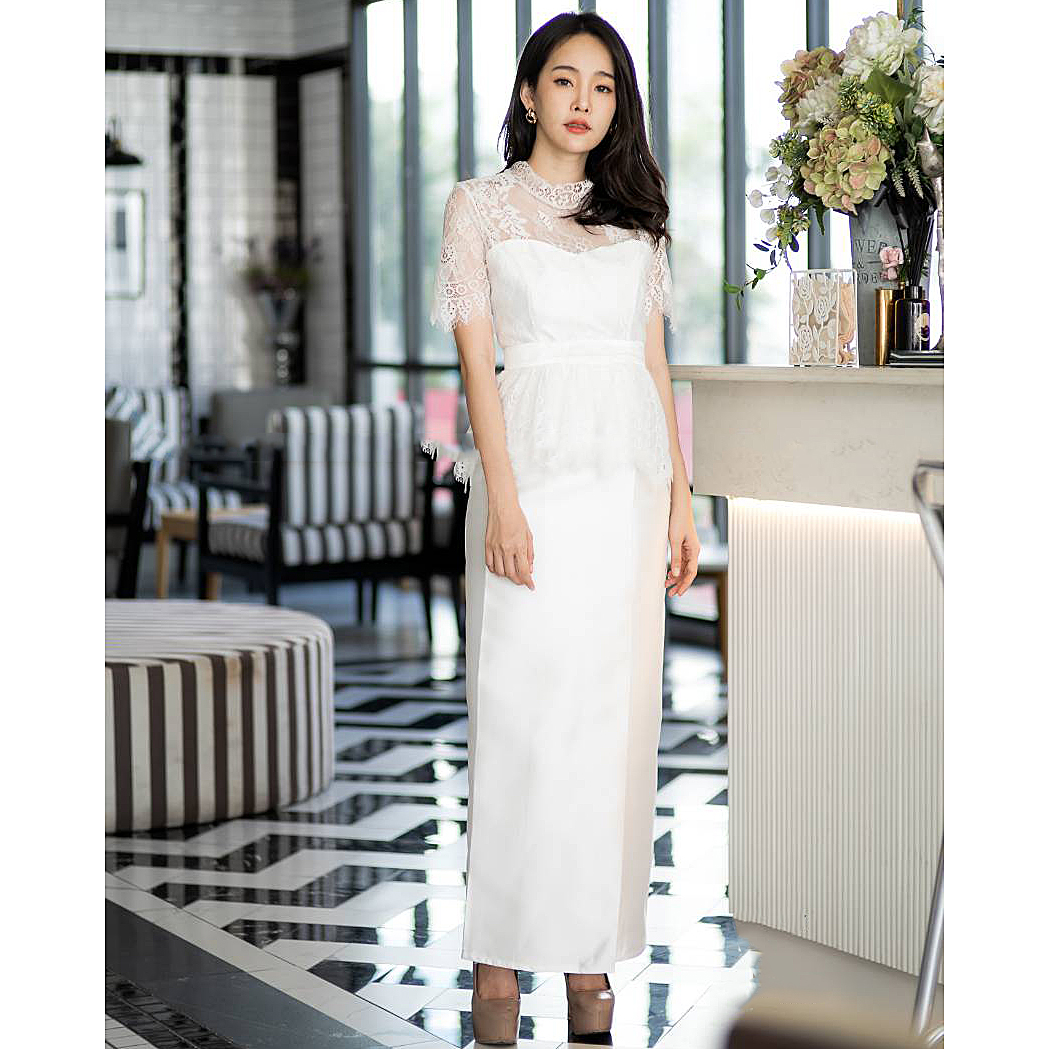 kudapy ชุดไทยประยุกต์สีขาว เซต 2 ชิ้น เสื้อลูกไม้+กระโปรงผ้าไหมฝรั่งเศส ตัดเย็บอย่างดี ใส่แล้วไม่คัน