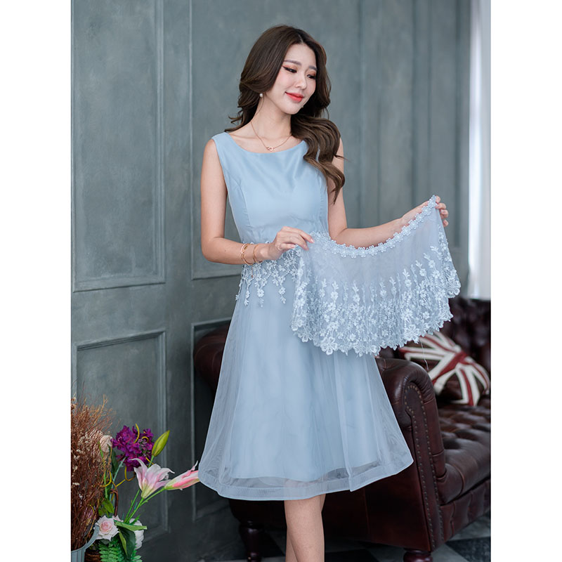 kudapy เดรสสั้นสีชมพูกลีบบัว/สีฟ้า สวยหวาน รุ่นนี้เป็นงานสองชิ้น สามารถใส่ได้ถึง 2 ลุค กระโปรงสองชัันชั้นนอกเป็นผ้าโปร่งเบาพริ้วสวย งานตกแต่งลูกไม้ดอกไม้ทั้งตัว