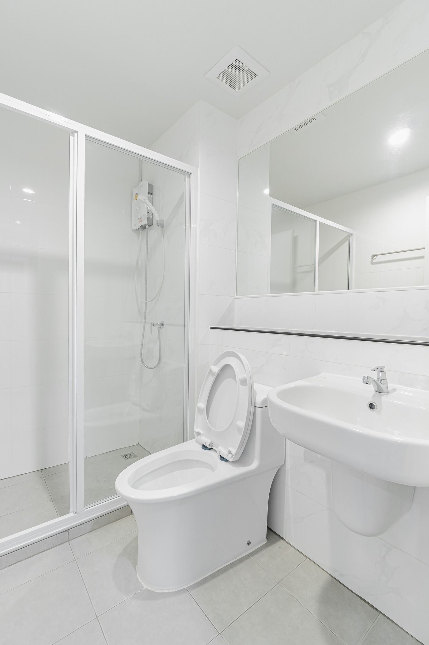 ให้เช่าคอนโด REACH Phahon Yothin 52 (รีช พหลโยธิน 52) เฟอร์ครบมีเครื่องซักผ้า