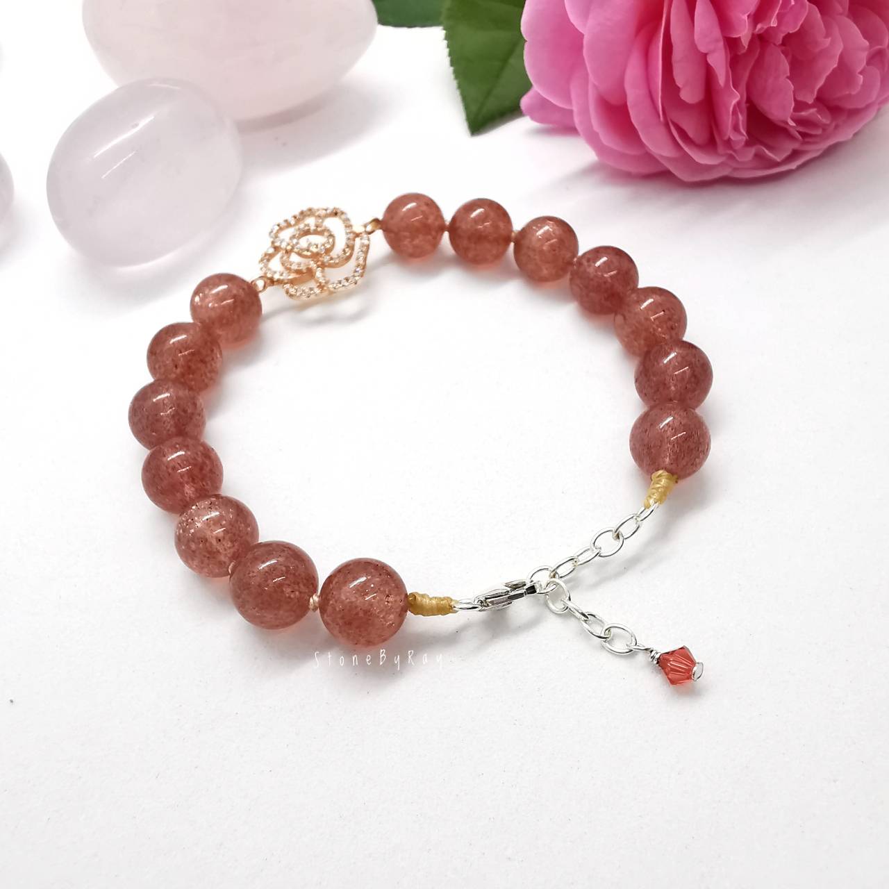 สร้อยข้อมือเงินหินสตอเบอรี่ควอตซ์จี้กุหลาบ Strawberry Quartz