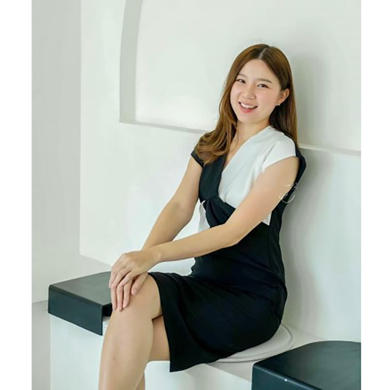 kudapy เดรสสั้นสีทูโทน ขาว-ดำ คอวี ผ้าคอตตอนลิลลี่ ทรงเอ แขนล้ำ