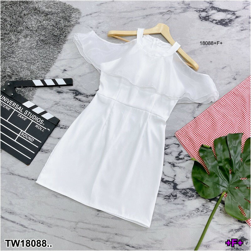 kudapy เดรสออกงาน แต่งผ้าแก้วเนื้อดี ไม่คันนะคะ งานซิปหลัง ทรงสวยมาก ผ้าซาร่า สีพื้น