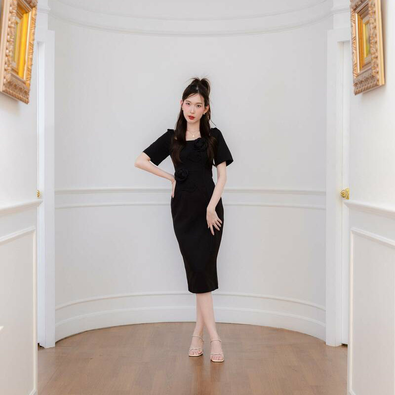 kudapy เดรสสั้นสีดำ/สีชมพู/สีม่วง เดรสยาวคอเหลี่ยมติดดอกไม้ ใส่ออกงาน ใส่ทำงานสวยดูดี