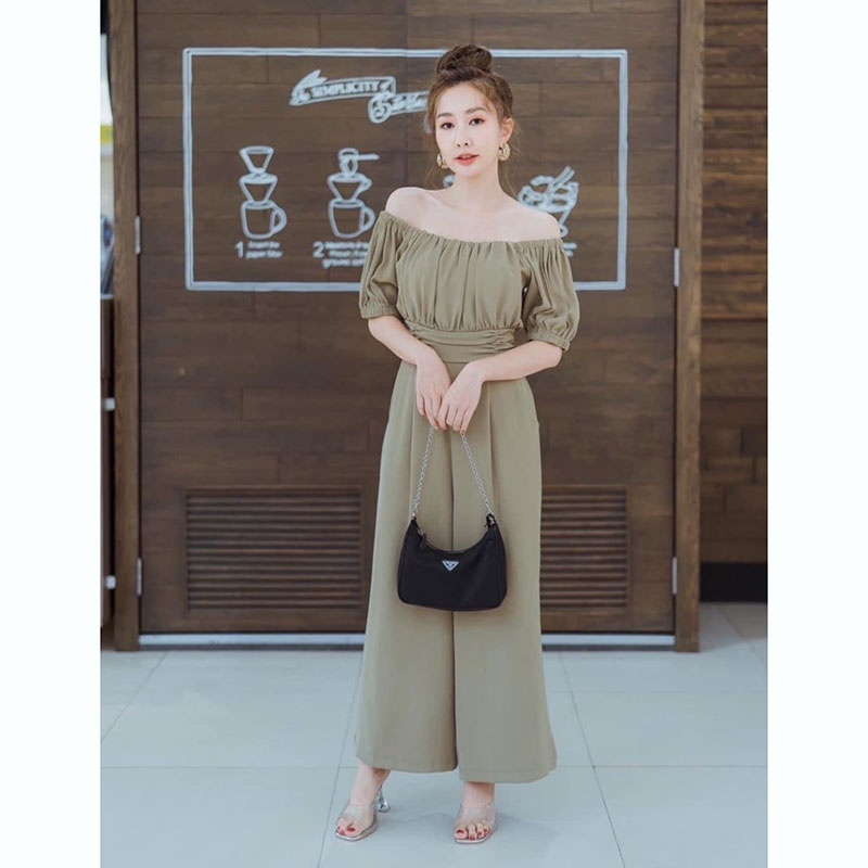 kudapy จั๊มสูทขายาวสีกากี/สีดำ ทรงสวย แต่งเปิดไหล่ แขนตุ๊กตา กระเป๋าข้าง ผ้าเนื้อดี