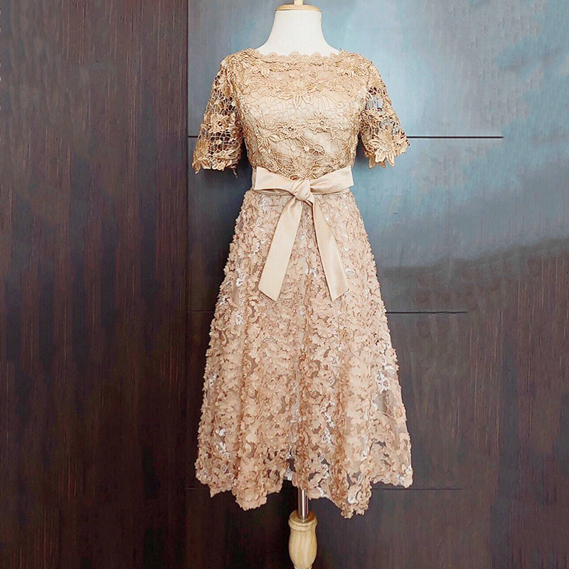 kudapy ชุดเดรสสั้นออกงานสีไวนืแดง/สีน้ำตาลทอง ปักดิ้นทองเลื่อมตามแบบ งานปักผ้าลายดอกไม้ 3D