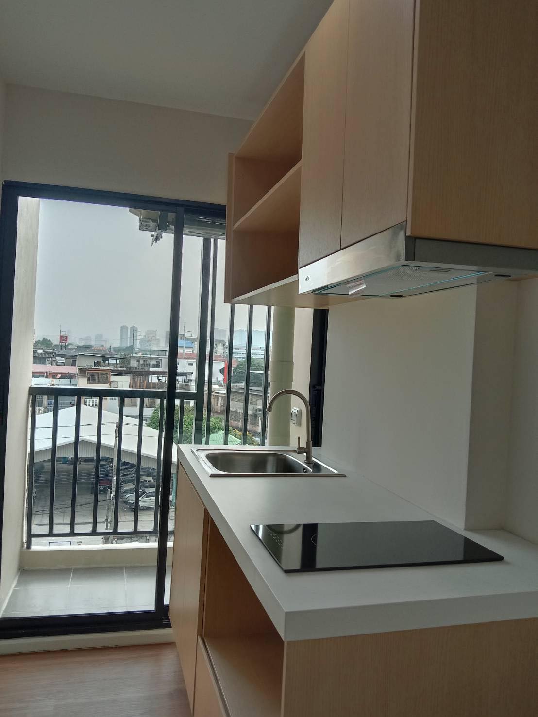 ให้เช่าห้องแบบ 1ห้องนอน 1ห้องน้ำ โซนพื้นที่ BTS สำโรง อิมพีเรียลเวิลด์ สำโรง คอนโด ALIVE Sukhumvit 76 (เอไลฟ์ สุขุมวิท 76) Low Rise ขนาดห้อง 28 ตรม. ชั้น 6 ตึก A