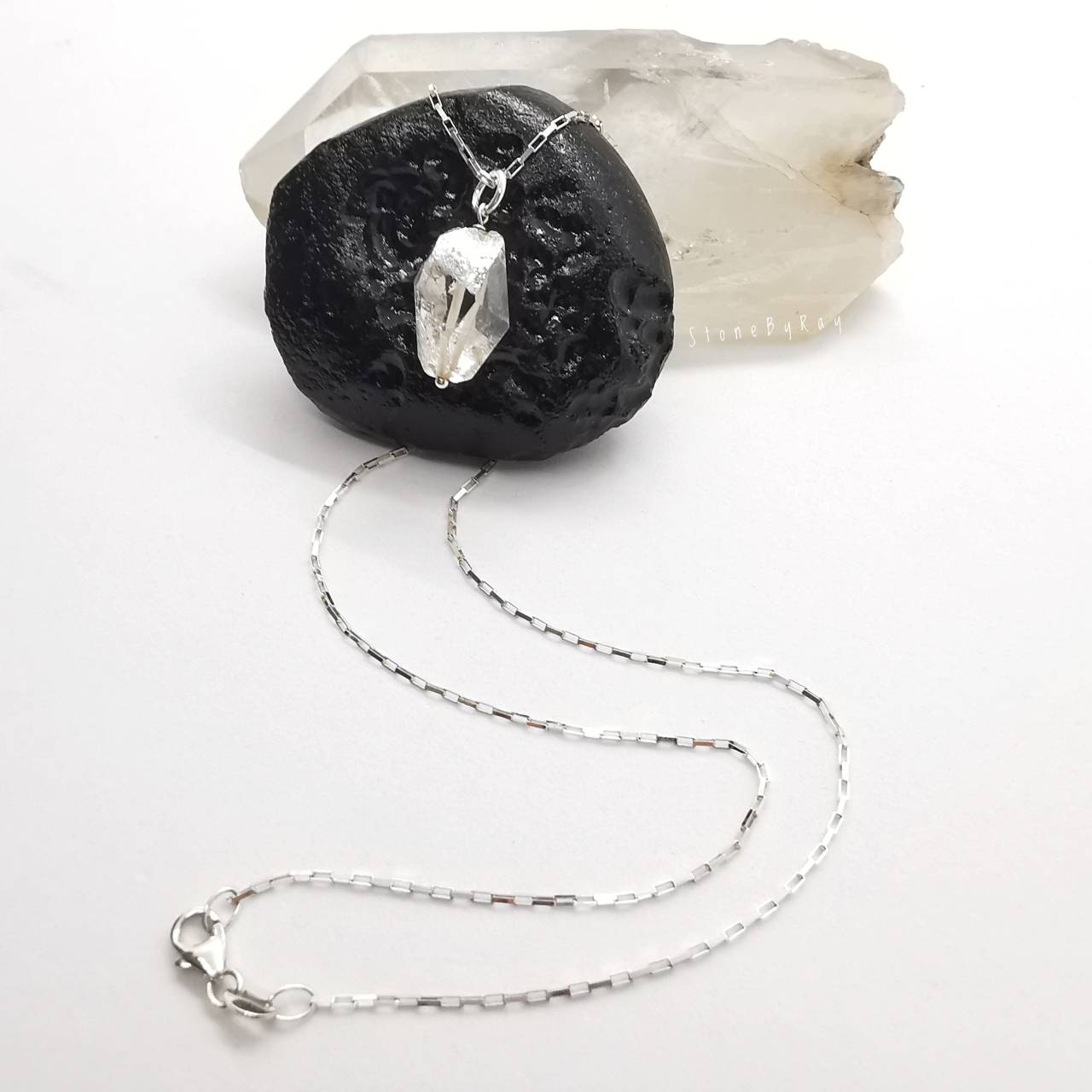 สร้อยคอเงินจี้หินเฮอร์คิเมอร์ไดม่อน Golden Enhydro Herkimer Diamond
