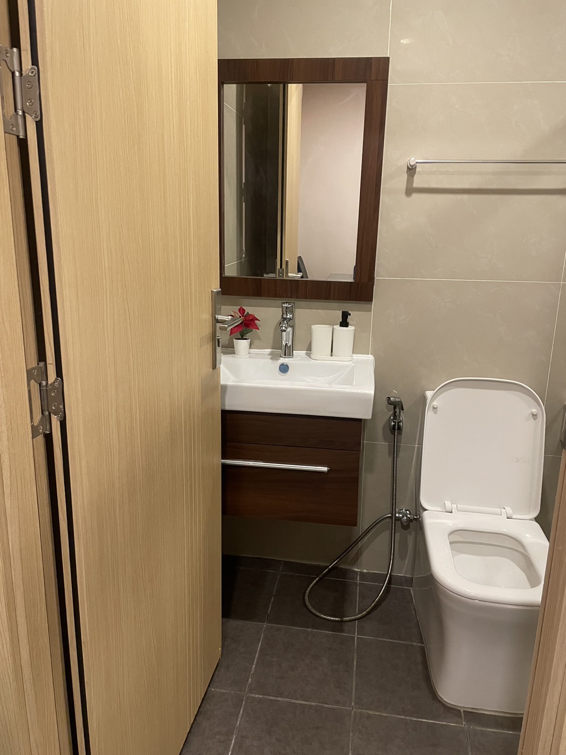 ให้เช่า The Oscar Phetkasem 58 (ดิ ออสก้า เพชรเกษม 58) ชั้น8 ตกแต่งครบพร้อมอยู่