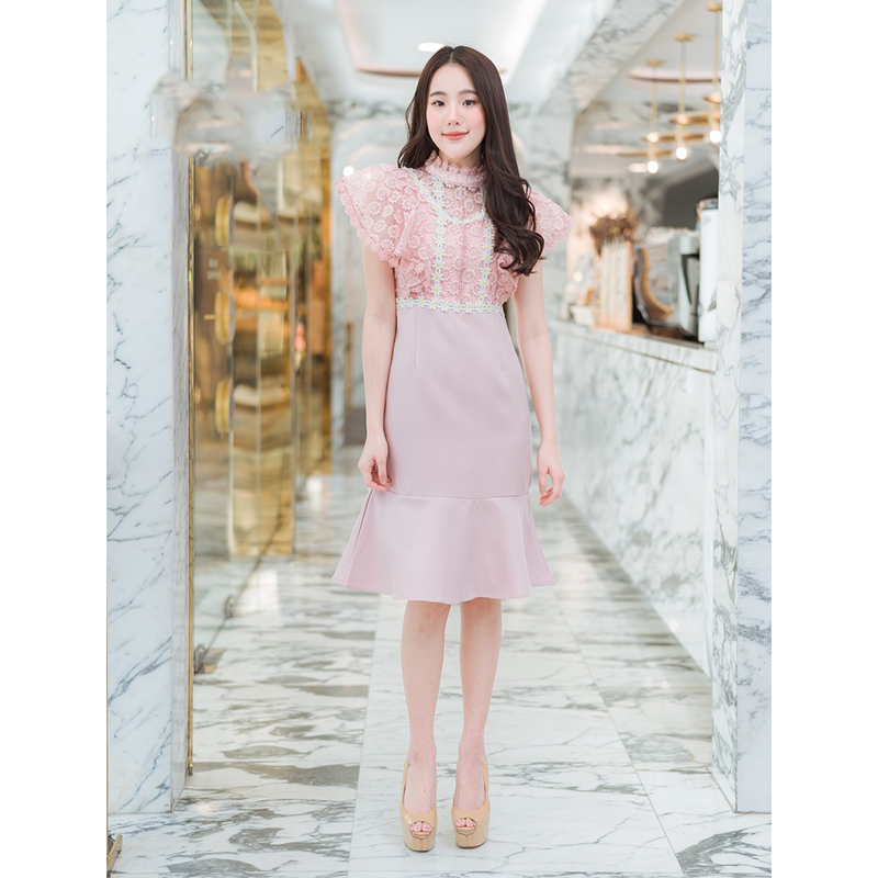 kudapy เดรสสั้นสีชมพู ลูกไม้คอมุกตัวสั้นใส่แล้วดูดีมากๆ