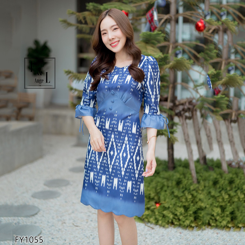 kudapy เดรสสั้นผ้าไทยคอเหลี่ยมสีน้ำเงินกรมท่า/สีชมพู แขนยาว 5 ส่วน แต่งระบายกระดิ่งลายไทย