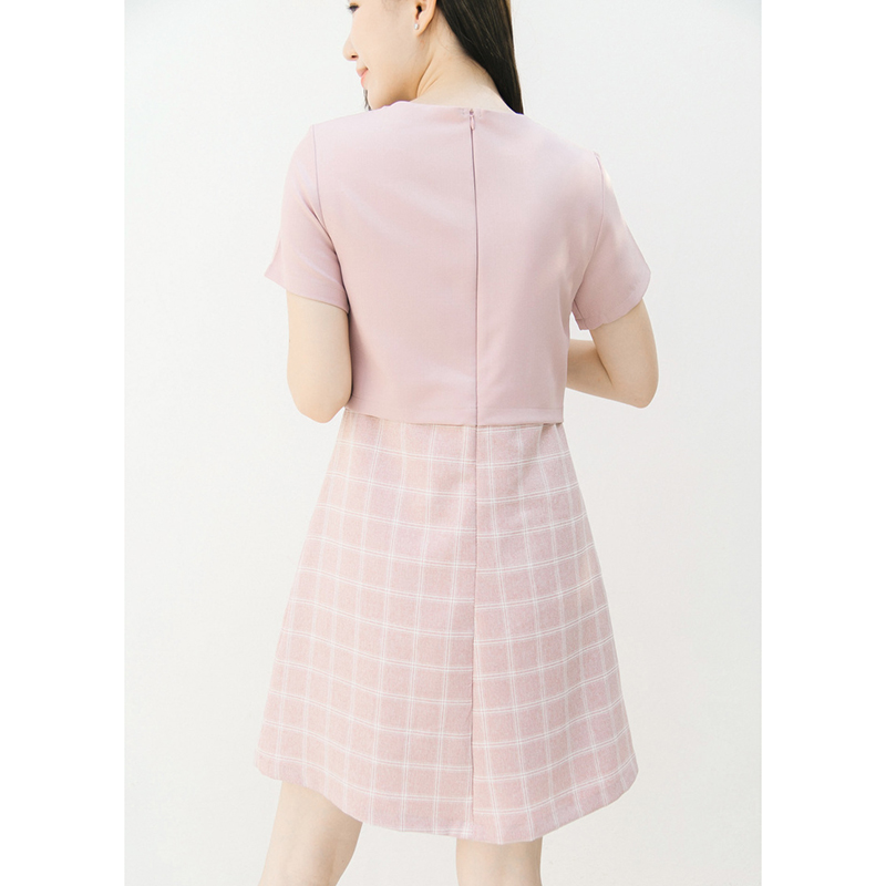 kudapy ชุดเดรสแขนสั้นสีชมพู,ดำ,ครีบ ตัดต่อเย็บคิ้วท์ที่ช่วงบ่า