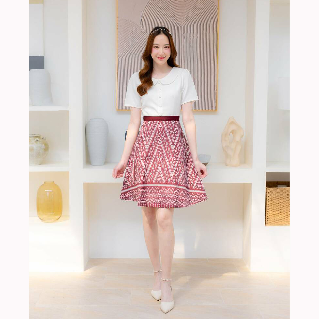 kudapy เดรสั้นสีชมพู/สีแดง/สีน้ำตาล/สีกรม คอปก งานกระดุมหน้า กระโปรงลายไทย งานสวยมากก แต่งขอบเอวใส่แล้วพรางหุ่น