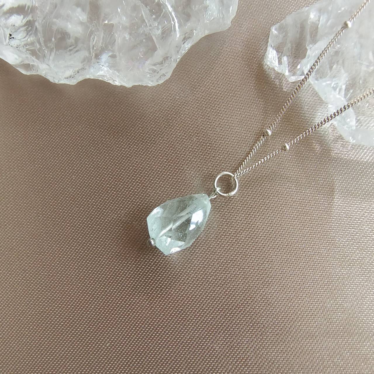 สร้อยคอเงินจี้พลอยโทพาสเจียรเหลี่ยม Topaz