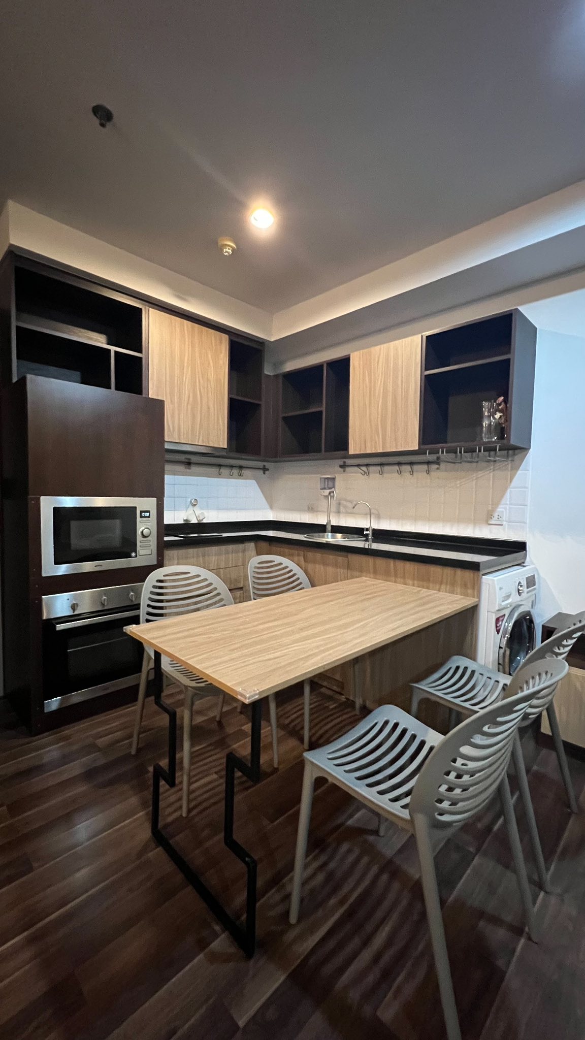 ให้เช่าห้องแบบ 2ห้องนอน 2ห้องน้ำ โซนพื้นที่ BTS แบริ่ง คอนโด The Gallery Bearing (เดอะ แกลเลอรี่ แบริ่ง) High Rise ขนาดห้อง 66 ตรม. ชั้น 21