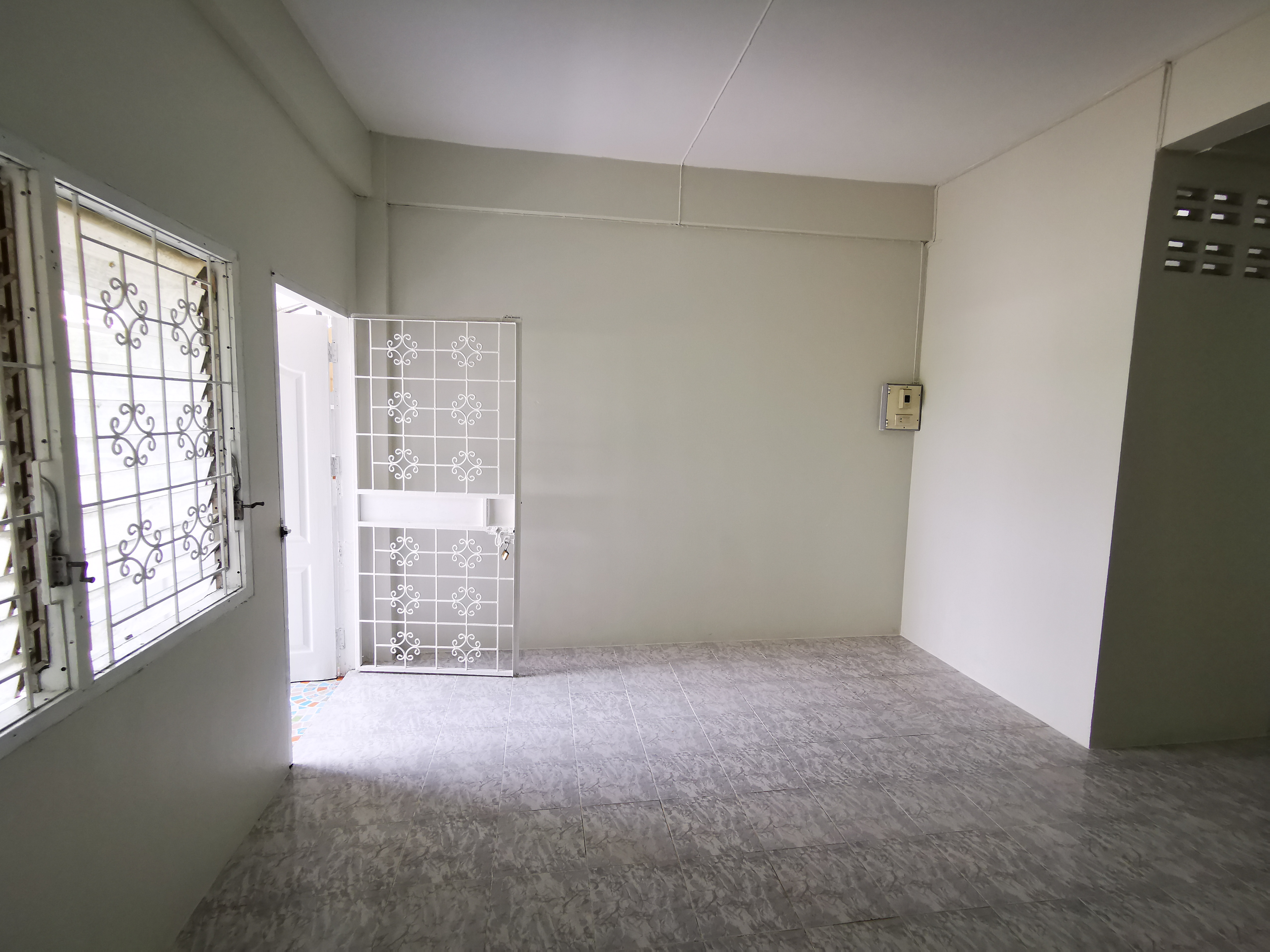 ขายบ้านพลอยสยาม 2ชั้น ดาวน์ 0 กู้ 100 กู้ไม่ผ่าน ผ่อนตรงบริษัทได้ ใกล้แยกศักดิ์ชัย เซ็นทรัล โรบินสัน ตลาดพลอย จันทบุรี ตกแต่งใหม่ ฟรีเฟอร์นิเจอร์ Townhouse Near Robinson Gems Market Chanthaburi renovated free furniture