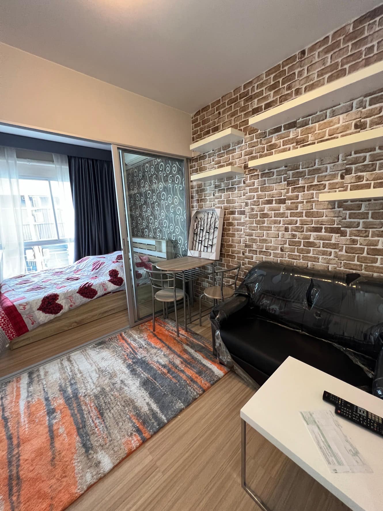 ห้องตกแต่งครบ พลัม คอนโด บางใหญ่ สเตชั่น ให้เช่าน่าอยู่พร้อมเข้าได้เลย สอบถามแอด Line ID : Smile-easy