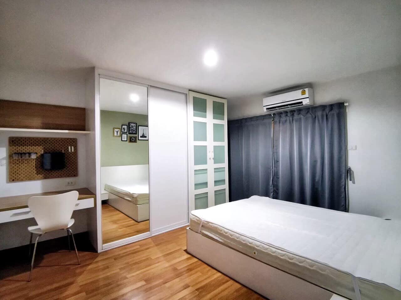 ปล่อยเช่าคอนโด Grene Suthisarn (กรีเน่ สุทธิสาร) - เฟอร์เครื่องใช้ไฟฟ้าครบครั้น - การเดินทาง: ห่าง 1.3 กม. จาก Mrt สุทธิสาร