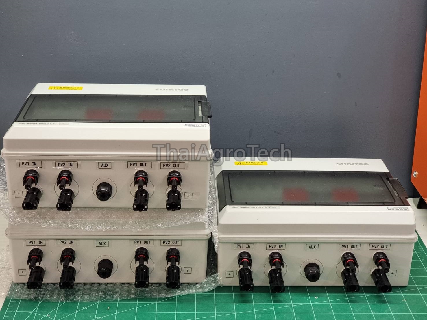 DC Combiner Box 2String for Solar cell system ตู้คอมบายเนอร์ดีซีแบบ 2 สตริงสำหรับระบบโซล่าเซลล์โดยเฉพาะ รองรับระบบโซล่าเซลล์แบบออนกริดและออฟกริด