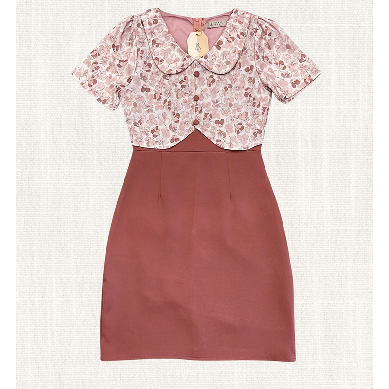 kudapy เดรสสั้นสีน้ำตาล/สีชมพู/สีม่วง ลายดอกคอบัว