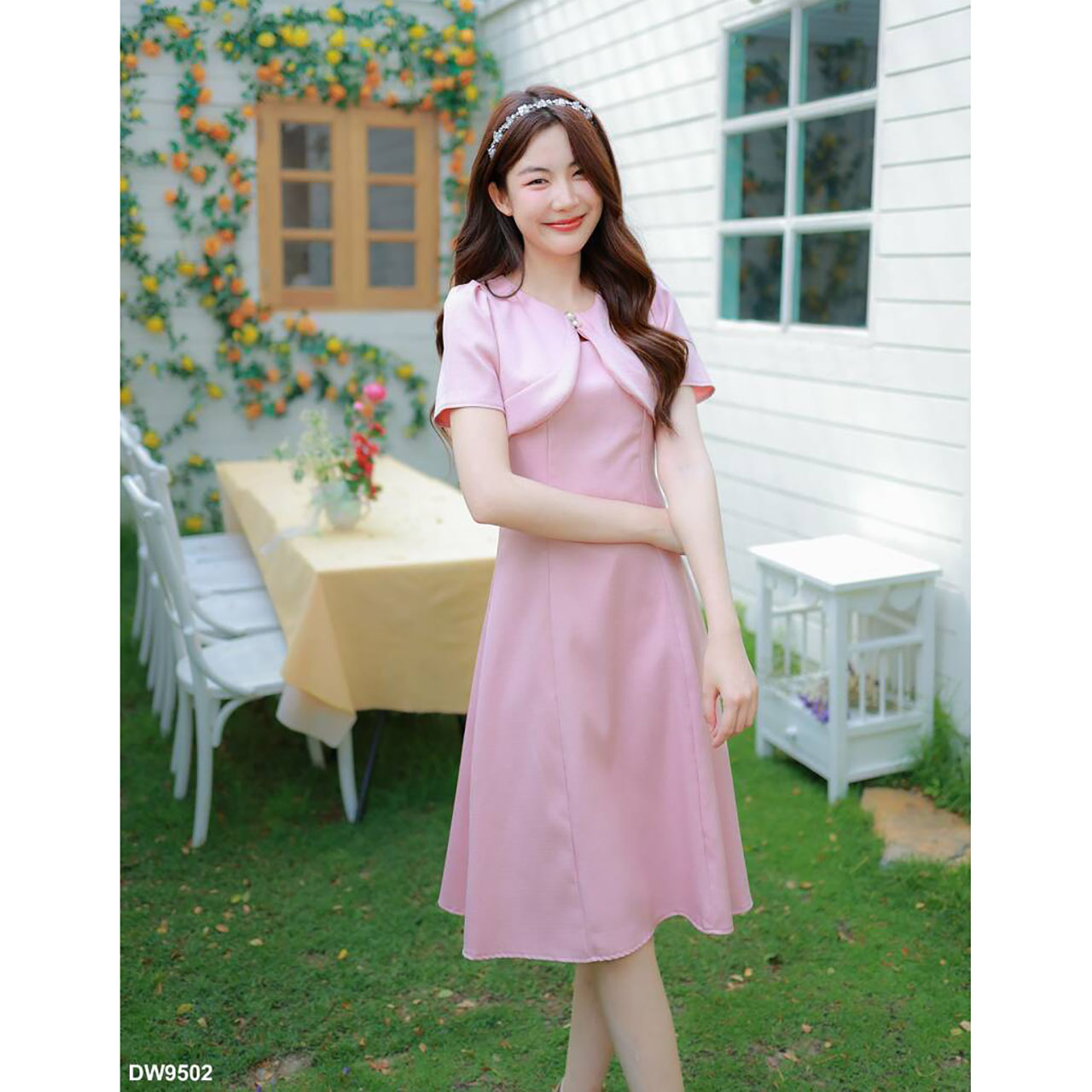 kudapy เดรสสั้น แขนสั้นคอกลมแต่งกระดุมซิปหลัง