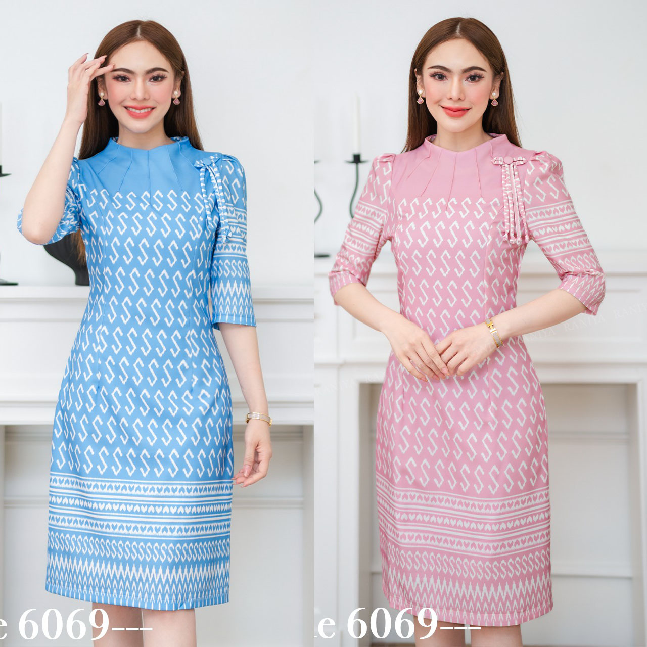 kudapy เดรสสั้นสีฟ้า /สีชมพู ผ้าโพลีเอสเตอร์งานพิมพ์ลายขอ แขนสามส่วน ตีเกร็ดด้านหน้า แต่งโบว์ มีซับในและชิปหลังใส่สบาย