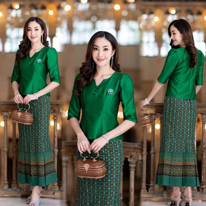 kudapy เสื้อผ้าไหม เขียวมรต บานเย็น ชมพูกลีบบัว แขน 4 ส่วนแต่งกระดุมด้านข้าง เอวปล่อย ชุดไทยประยุกต์