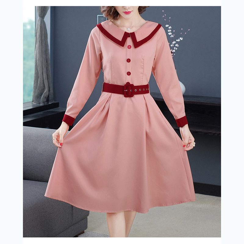 kudapyเดรสสั้นสีโอรส/สีเขียว ผ้าคอตตอนทอ คอบัว แต่งคอเสื้อและปลายแขนเสื้อด้วยผ้าสีแดงตัดกับตัวชุด