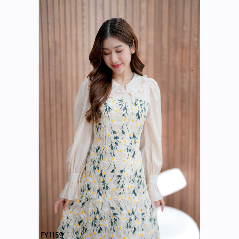 kudapy เดรสสั้นสีชมพู/สีครีม ลายดอกแขนยาวคอบัว
