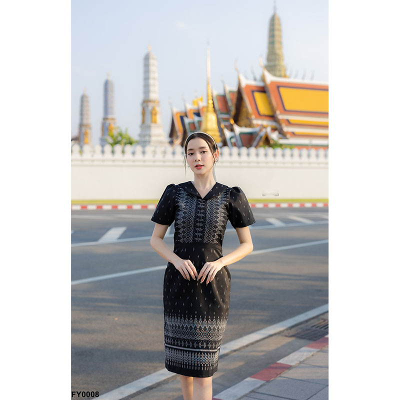 kudapy เดรสสั้นสีชมพู/สีดำ ผ้าลายไทย ทรงเข้ารูป แต่งกระดุม ใส่ออกงาน สวยดูดีเรียบร้อย