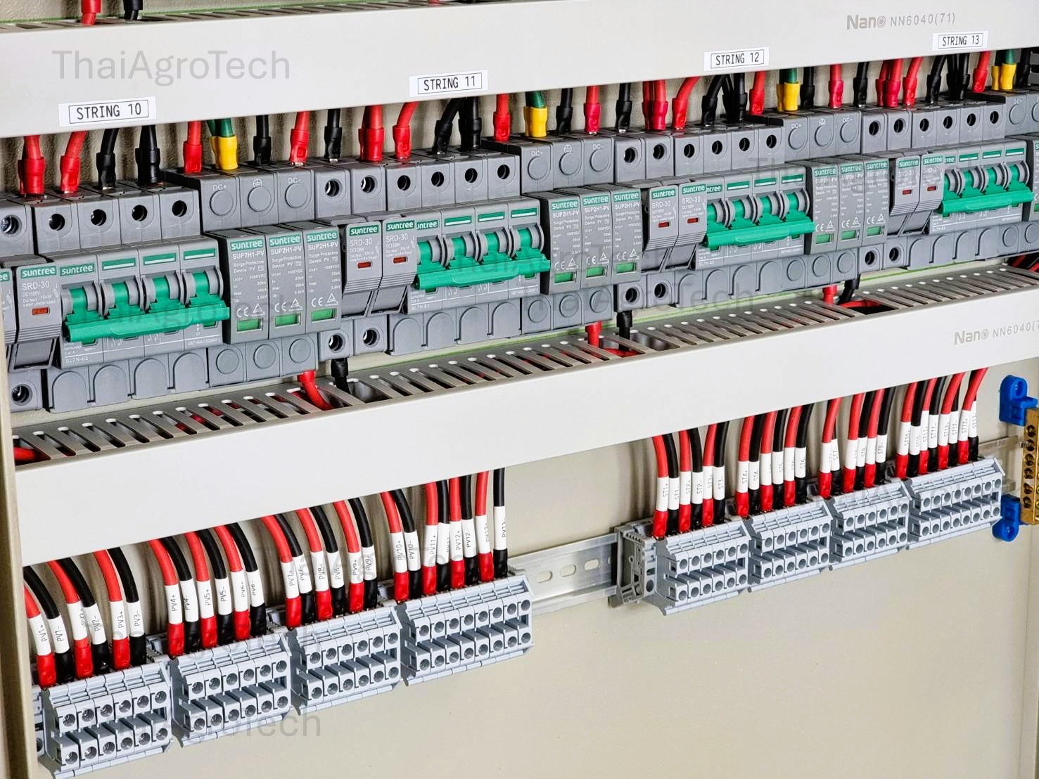ตู้ดีซีคอมบายเนอร์ Suntree DC Combiner Box 1000V ใช้กับงานติดตั้งระบบโซล่าเซลล์ แบบ 12-13 สตริง 80-100 กิโลวัตต์, For Solar Cell System DC PV 12-13String 80-100kwp