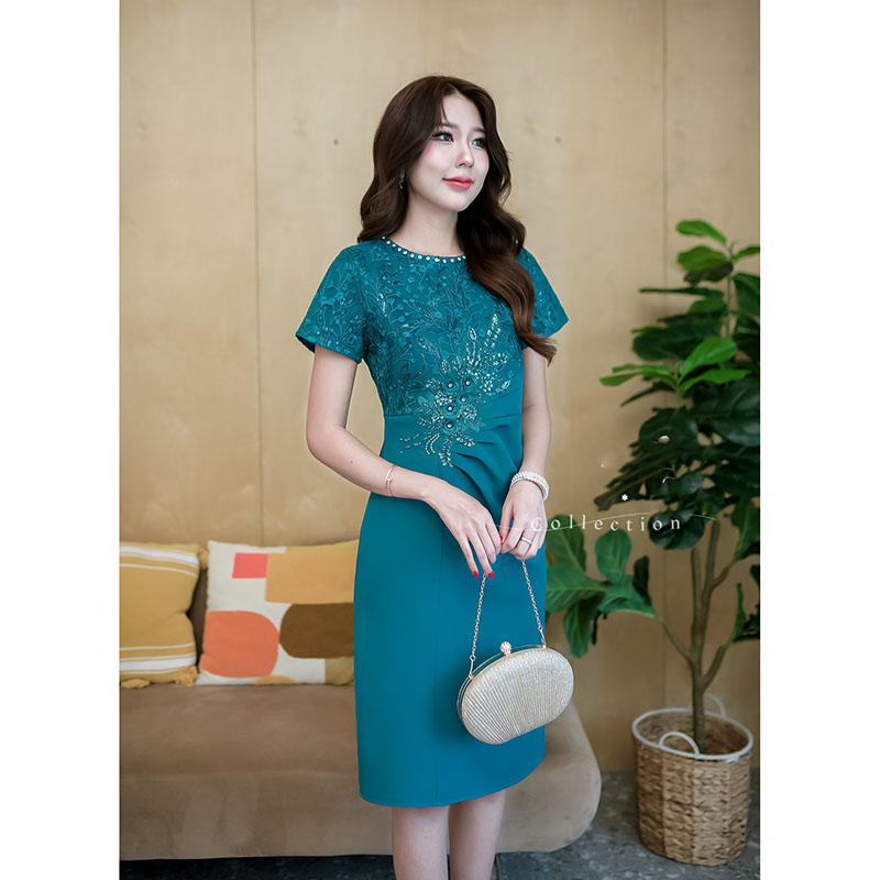 kudapy เดรสสั้นสีชมพู/สีเขียวเข้ม/สีชมพูกะปิ ดีไซน์เก๋สวยไม่ซ้ำใคร เนื้อผ้าสวยมากผ้าลูกไม้ในส่วนตัวเสื้อเป็นลูกไม้ปักเงาเกรดสวยอย่างดี