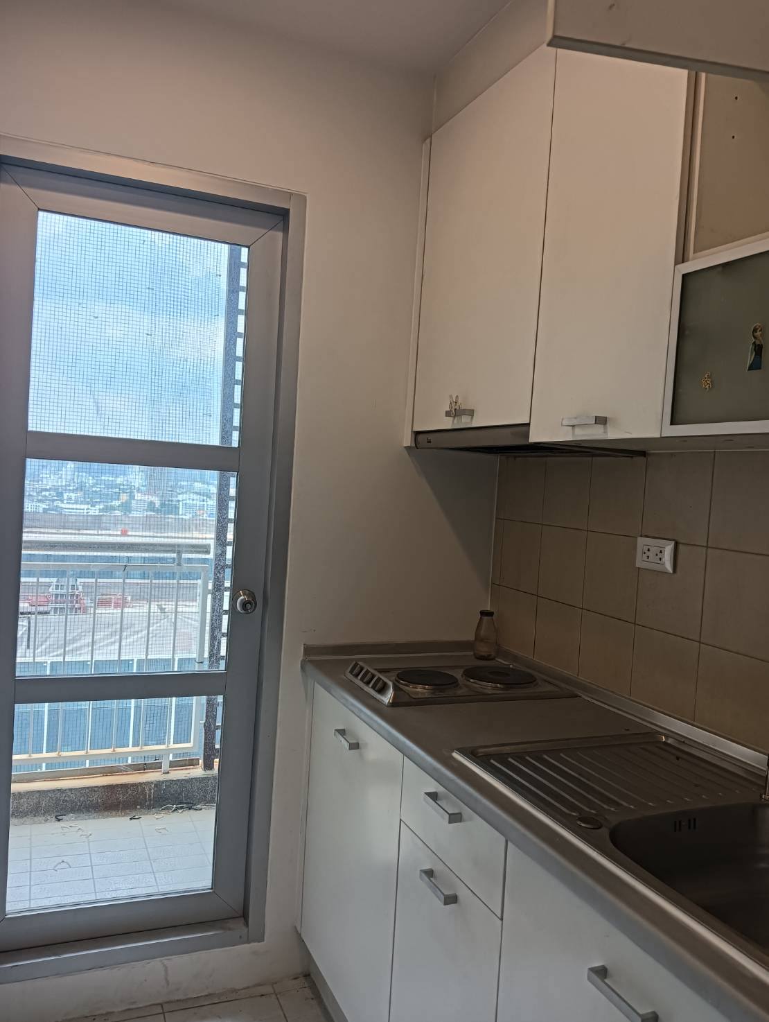 สนใจชมห้องติดต่อได้เลย Line ID: Smile-easy ปล่อยเช่าคอนโด Centric Scene Sukhumvit 64 (เซ็นทริค ซีน สุขุมวิท 64) - 1ห้องนอน 1ห้องน้ำ 1ห้องนั่งเล่น 1ห้องครัว - ใกล้ BTS ปุณณวิถี - ขนาดห้อง 33 ตรม. ชั้น 21