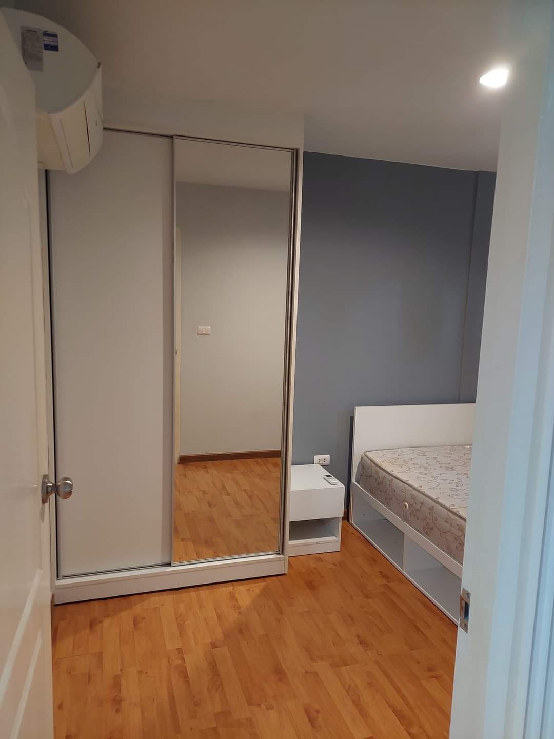 ให้เช่า2ห้องนอน ตกแต่งพร้อมอยู่มีเครื่องซักผ้า สอบถามแอด Line ID : Smile-easy ที่ ทิวลิป สแควร์ แอท อ้อมน้อย