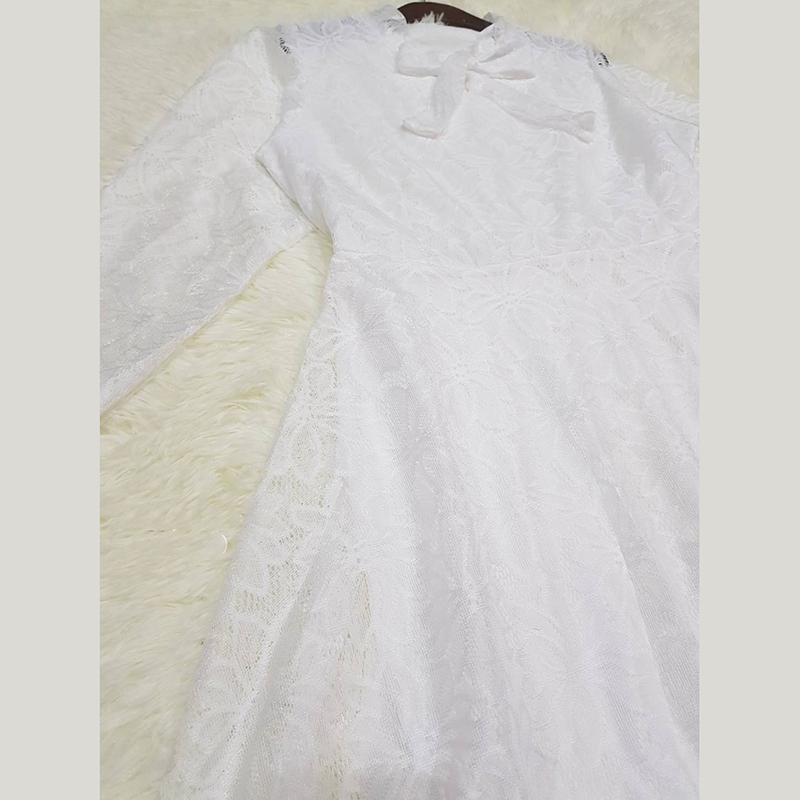 kudapyเดรสสั้นสีชมพู/สีขาว ลูกไม้ คอผูกโบว์ ช่วงเอวหลังมียางยืด ผ้าลูกไม้ลายสวยมากค่า งานมีซับใน