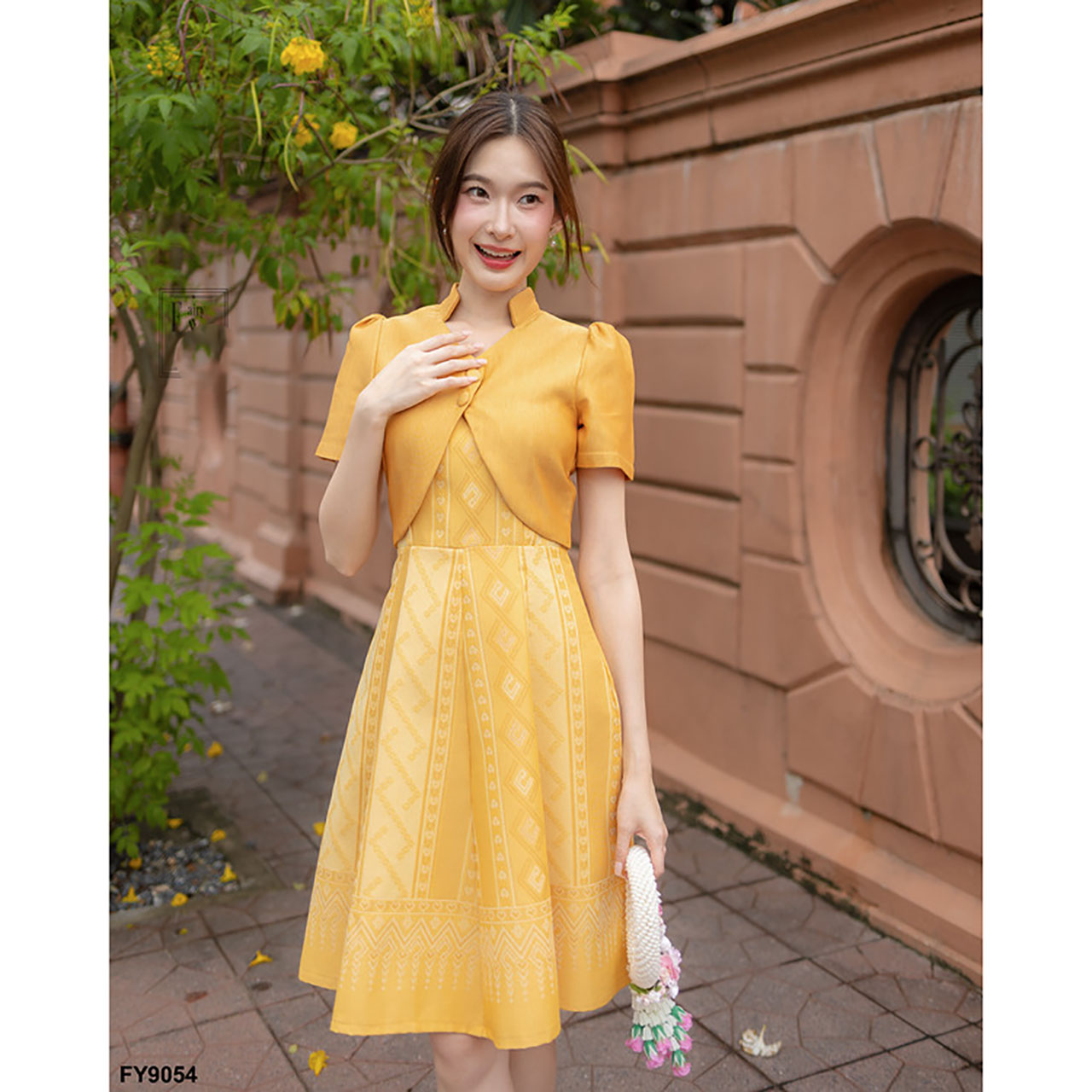 kudapy เดรสสั้นสีกรม/สีเหลือง เสื้อกั๊กคลุมกระดุม2เม็ดอัดกาว