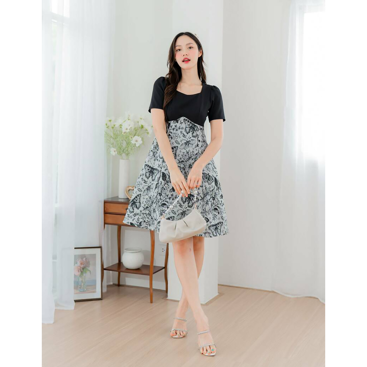 kudapy เดรสสั้นสีชมพู/สีแดง/สีดำ กระโปรงบานลายดอก