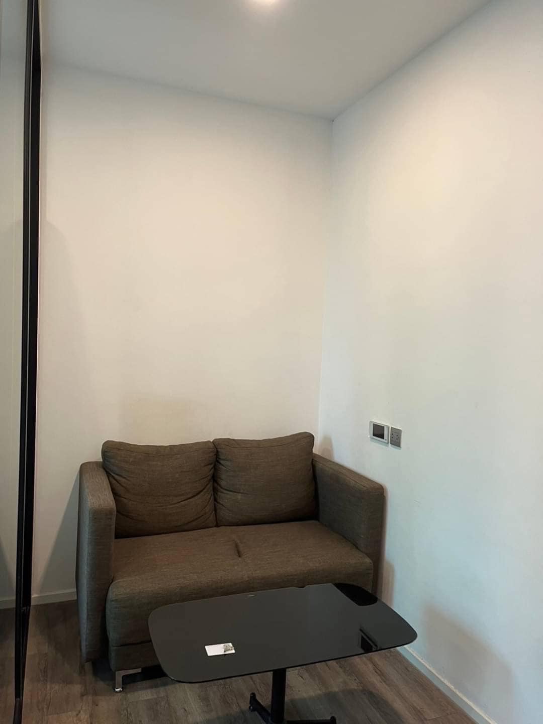 ให้เช่าห้องน่าอยู่เฟอร์ครบมีเครื่องซักผ้า รัชดา32 สอบถามแอด Line ID : Smile-easy ที่ Brown Ratchada 32 (บราวน์ รัชดา 32 )