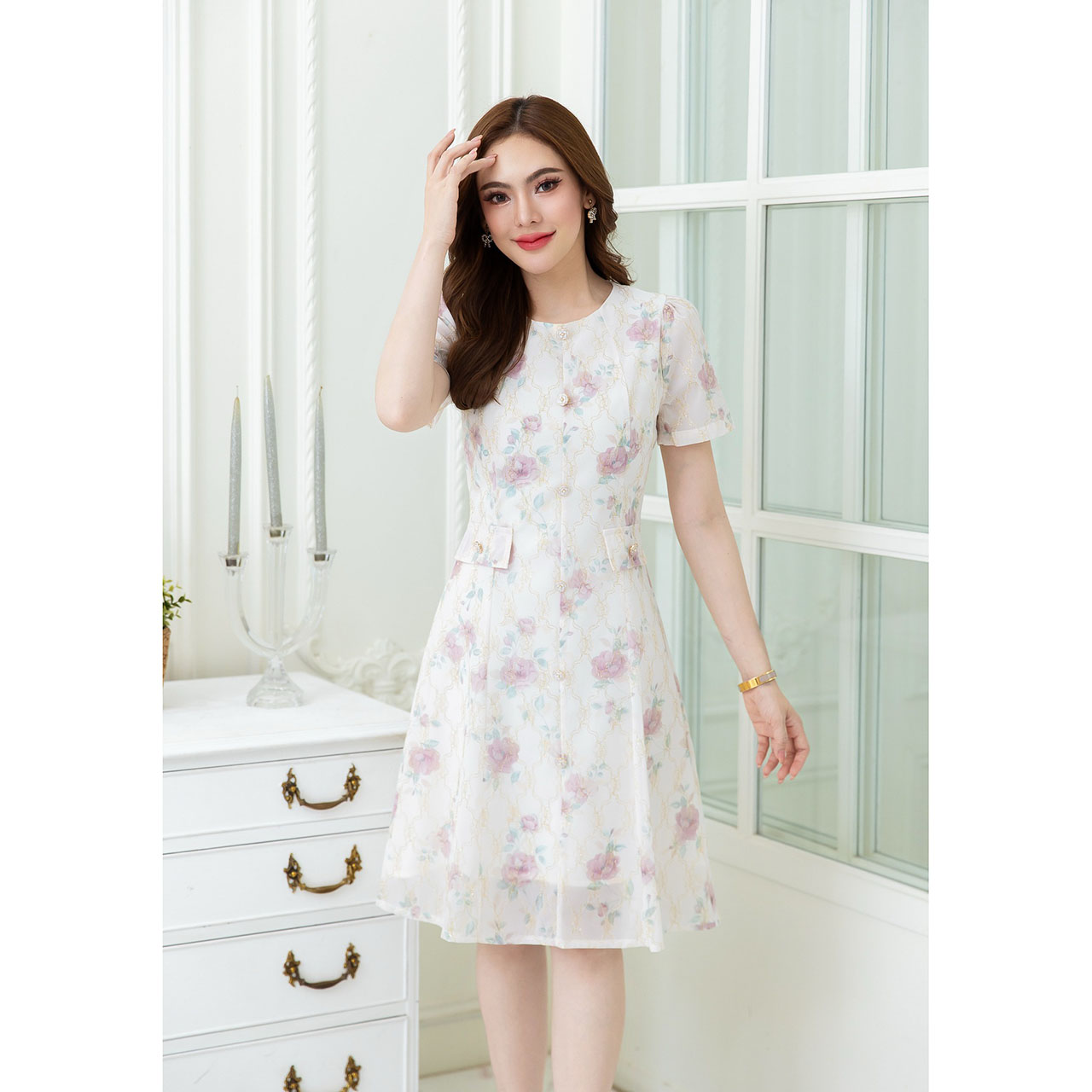 kudapy เดรสสั้นสี ครีม/สีชมพูม่วง ชีฟองพิมพ์ลายอัดกาวผ้าตาข่ายปักดิ้นทอง สวยหวาน แพทเทิร์นเรียบง่ายทรงสวย