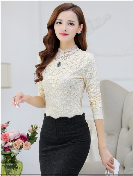 kudapy เสื้อลูกไม้สีแดง สีขาว ไสตล์เกาหลี ทรงเข้ารูปคอตั้งแต่งลูกไม้และคริสตัลช่วงหน้าอก งานลูกไม้ทั้งตัวมีซับใน