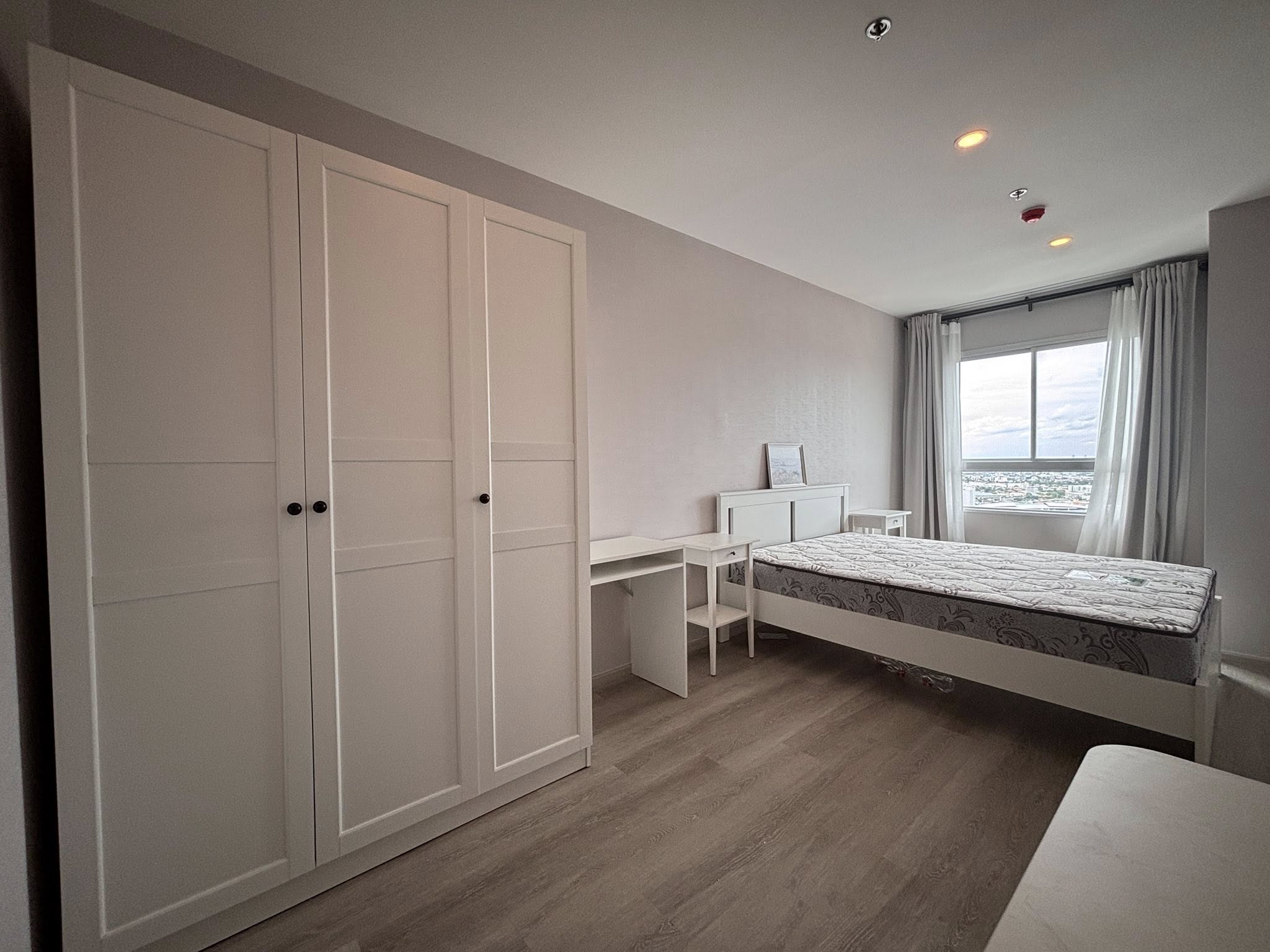 ให้เช่าคอนโด Elio Sathorn – Wutthakat (เอลลิโอ สาทร-วุฒากาศ) High Rise โซนพื้นที่ BTS วุฒากาศ 📍 ห้องแบบ 2ห้องนอน / 2ห้องน้ำ / โซนครัวปิด · ขนาดห้อง 59 ตรม. ชั้น 32