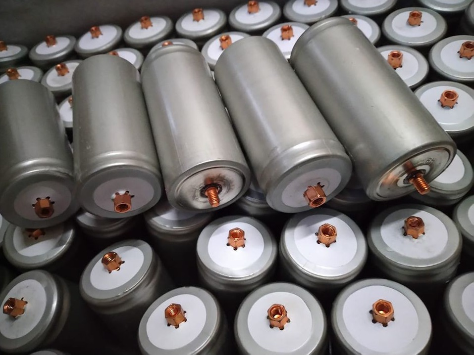 Lifepo4 32650 3.2V 5500mAh แบตเตอรี่ลิเทียมฟอสเฟต แบบเกลียว