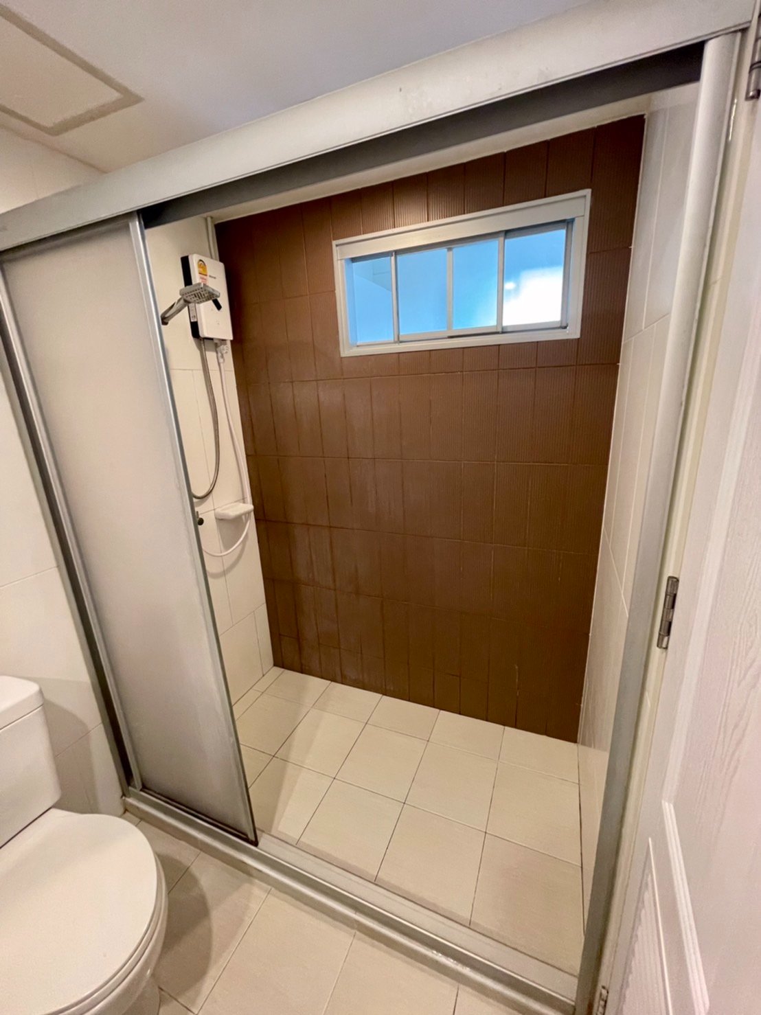 ด่วนรีบจองให้เช่าเฟอร์เครื่องใช้ไฟฟ้าครบอยู่ใกล้ MRTจตุจักร BTSหมอชิต สอบถามแอด Line ID : Smile-easy ที่ ยู ดีไลท์ แอท จตุจักร สเตชั่น