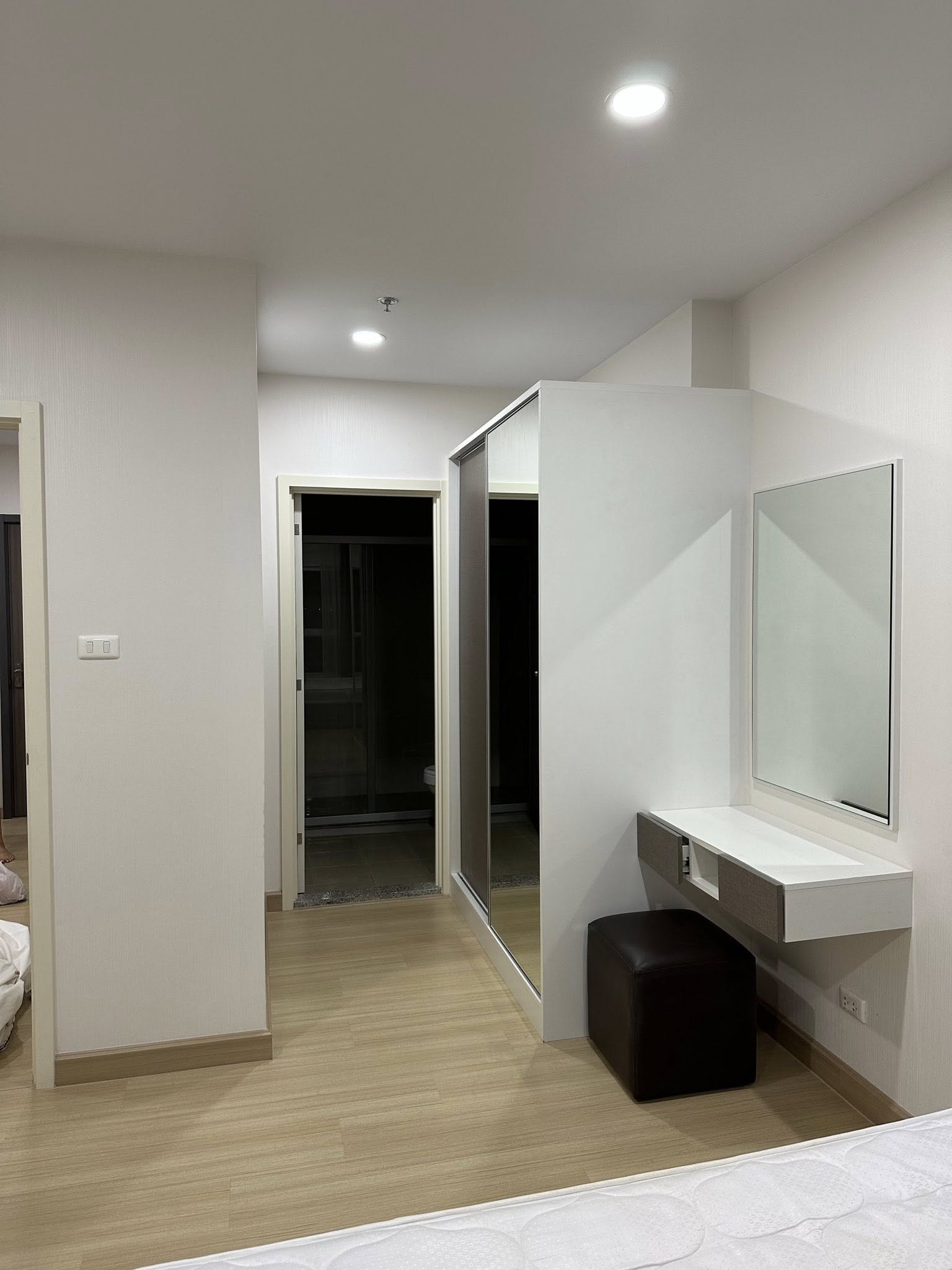 ให้เช่าคอนโด Supalai Veranda Phasi Charoen Station (ศุภาลัย เวอเรนด้า สถานีภาษีเจริญ) โซน รถไฟฟ้า MRT ภาษีเจริญ ห้องแบบ 1ห้องนอน / 1ห้องน้ำ / โซนครัวปิด ขนาดห้อง 42 ตรม. ชั้น 14 ตึก B