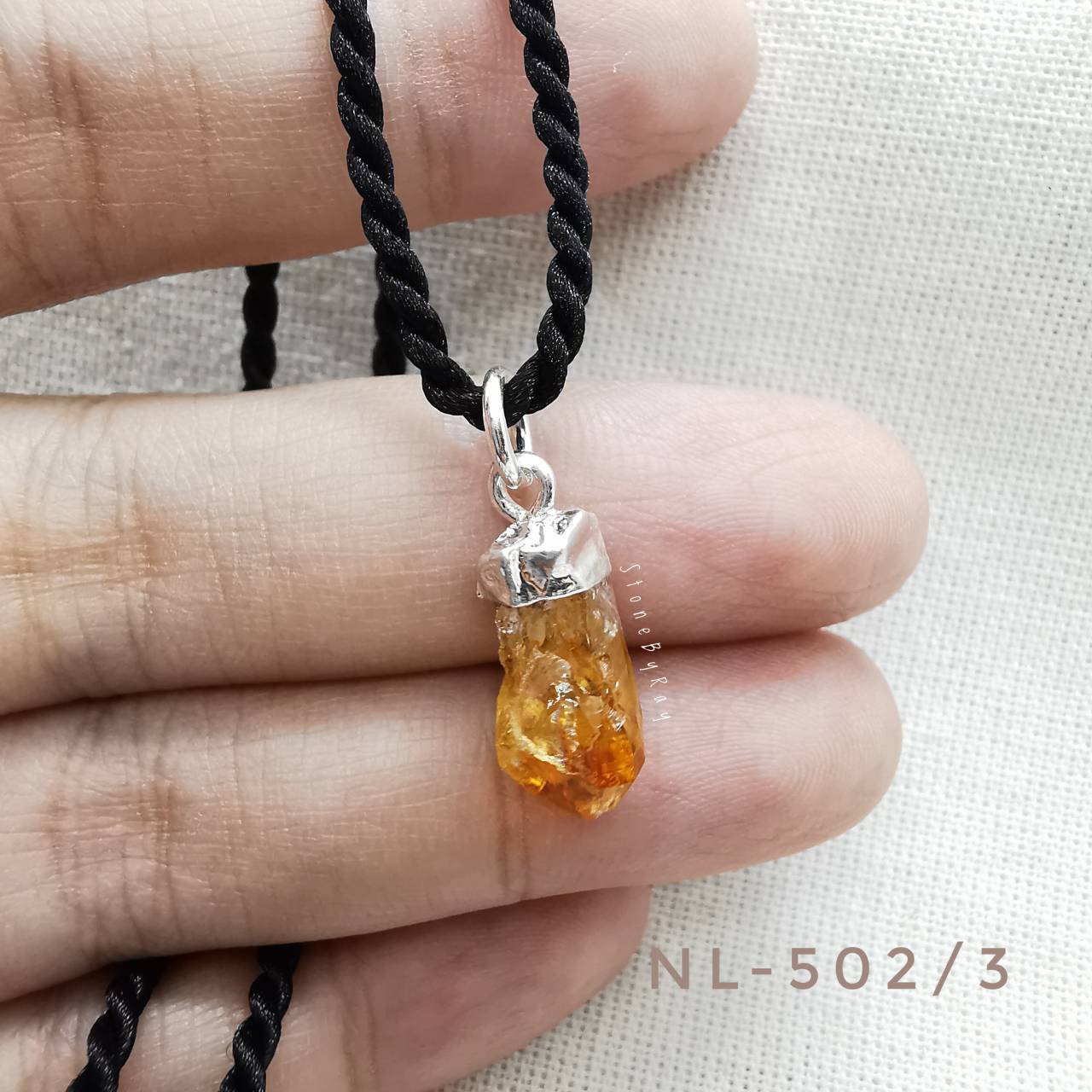 สร้อยคอเชือกถักจี้หินซิทรินผลึกธรรมชาติ Citrine